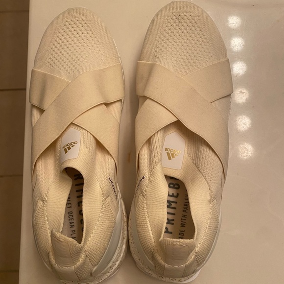 Shoes - Picture 2 of 3